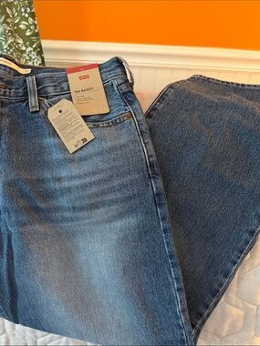 Levi's Women's Baggy Jeans - Medium Blue Wash 30x 31